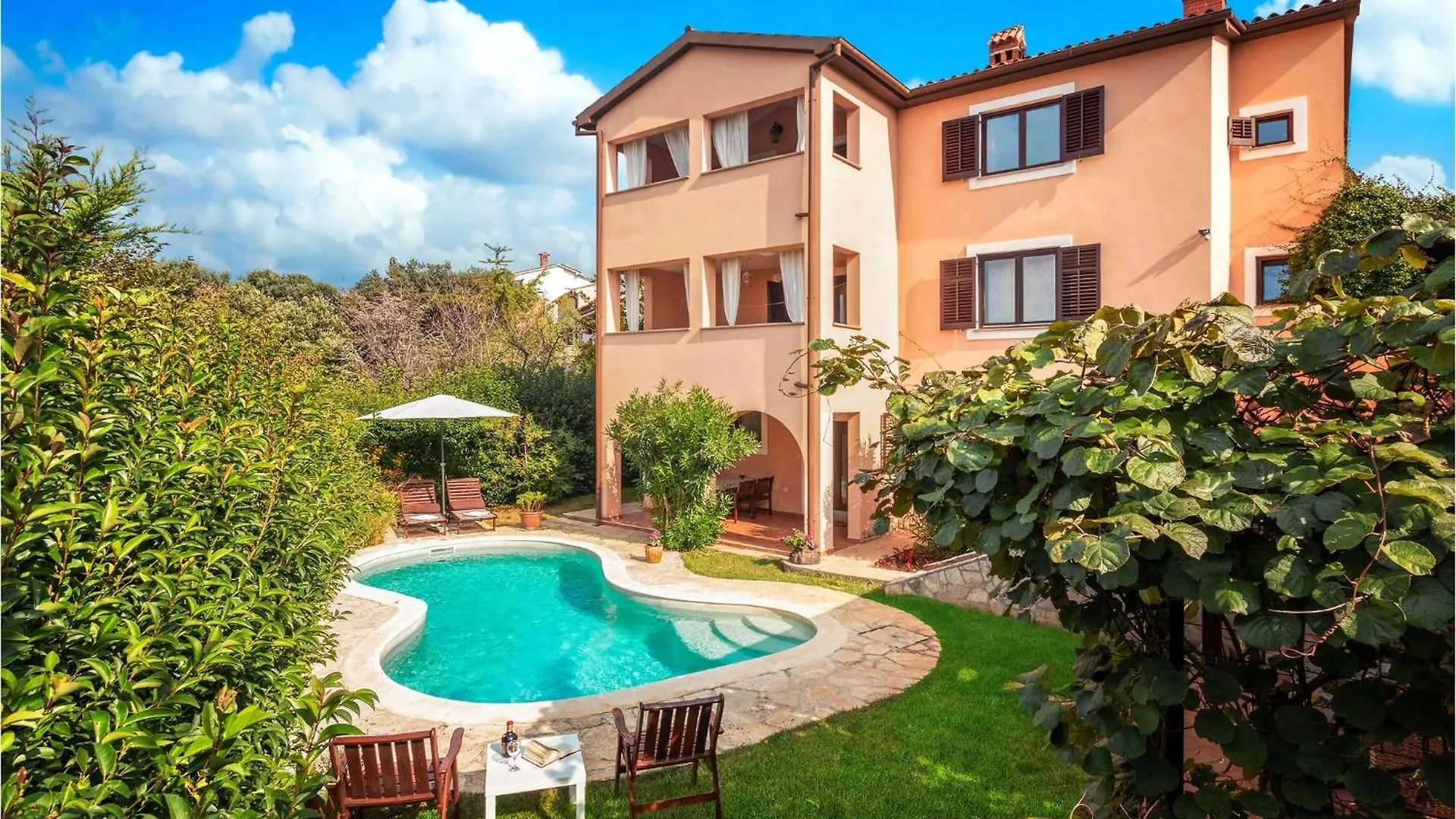 Stunning Apartment In Pula With Jacuzzi