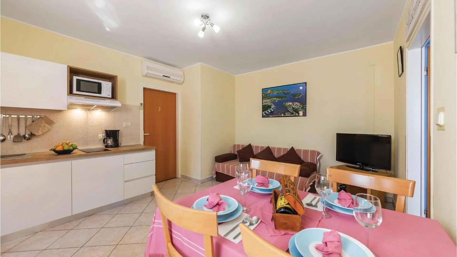 Stunning Apartment In Pula With Jacuzzi 0*,  Croatia