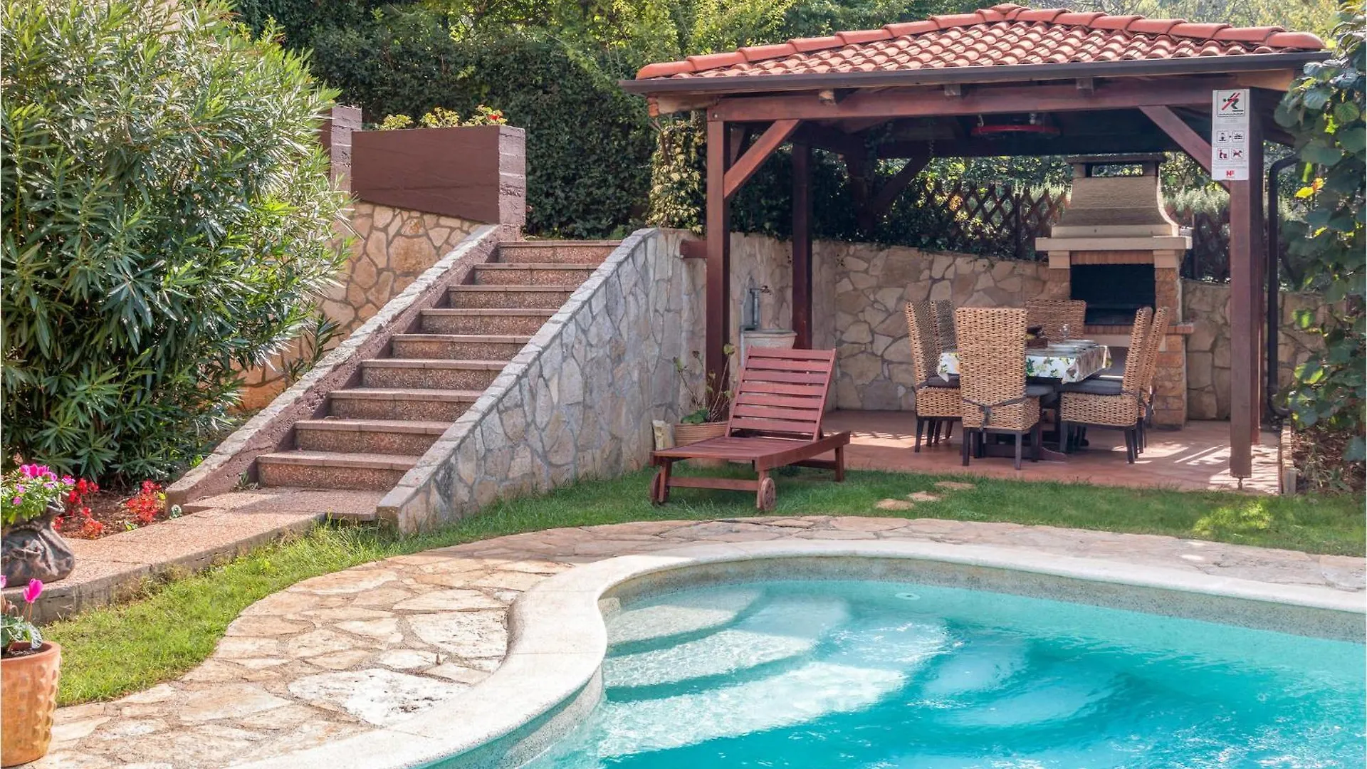 Stunning Apartment In Pula With Jacuzzi Croatia