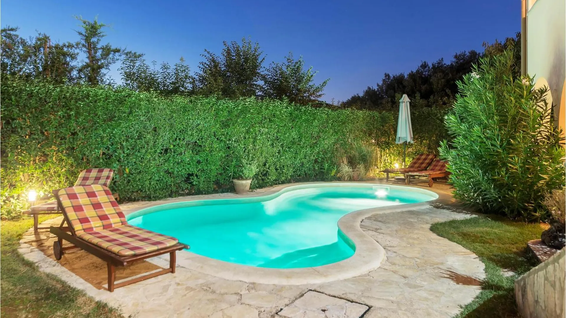 Stunning Apartment In Pula With Jacuzzi Croatia