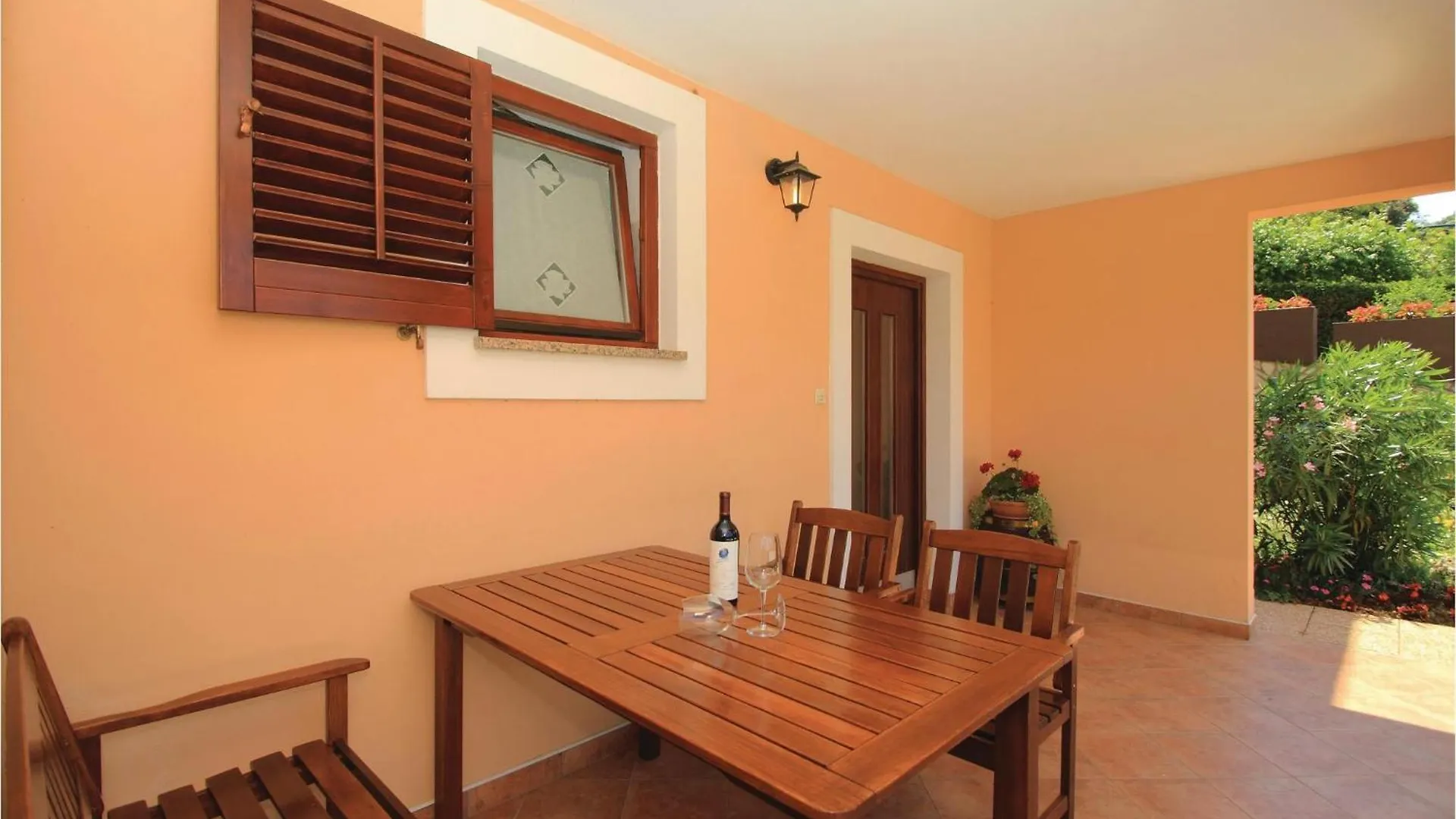 Stunning Apartment In Pula With Jacuzzi